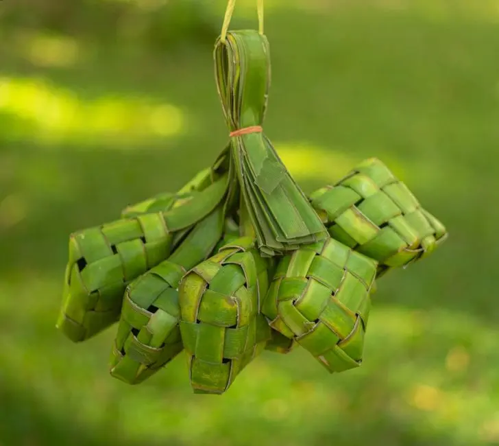Proses menjemur daun pandan untuk anyaman di Pemkopangkalpinang
